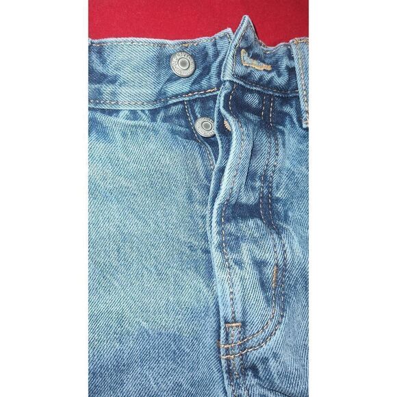 NWT Old Navy Womens High Rise Denim Slouchy Straight Distressed 3'' inseam Short - Picture 2 of 8